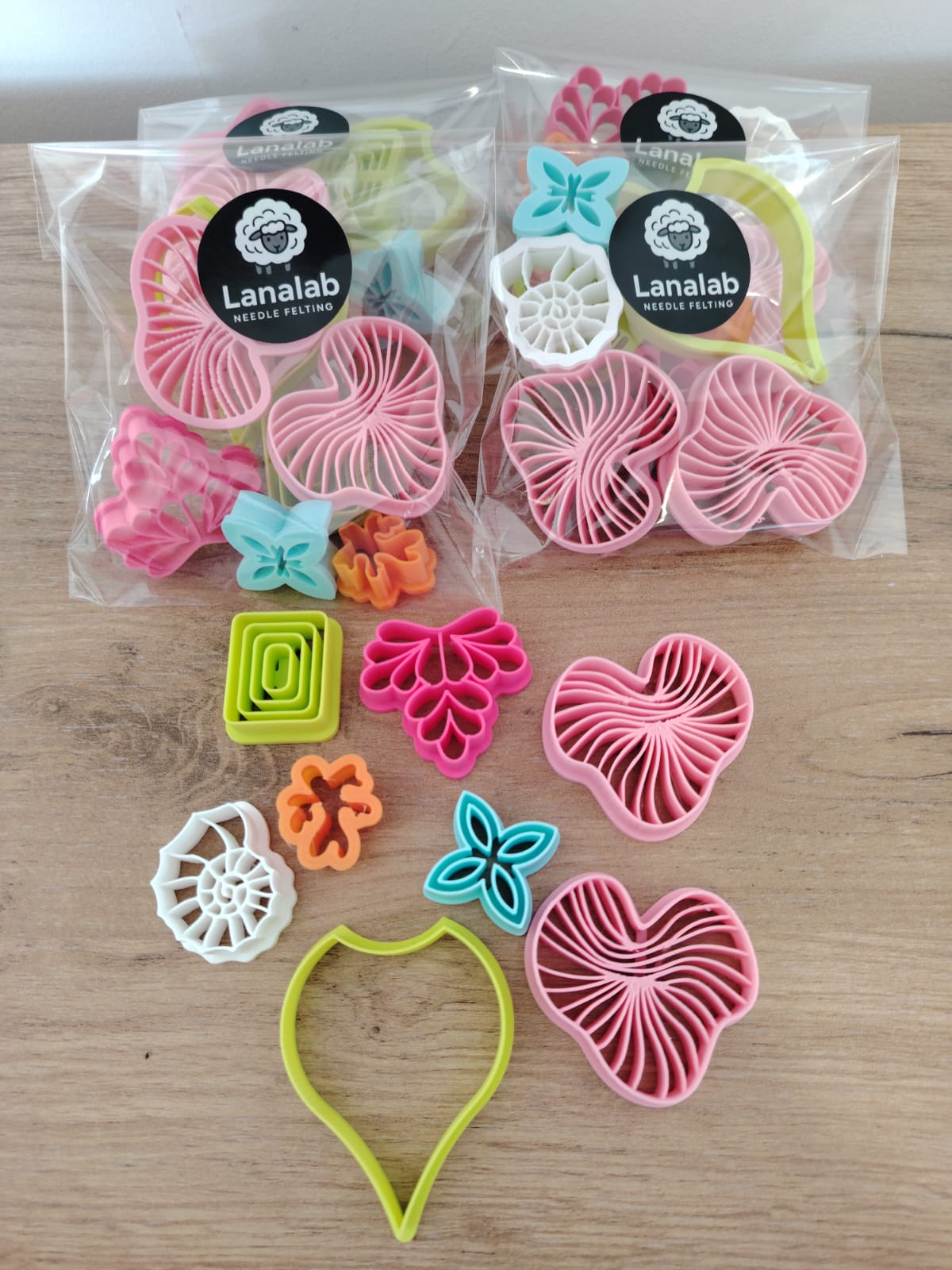 8 MOLDES PARA PENDIENTES POLIMERY  N. 1